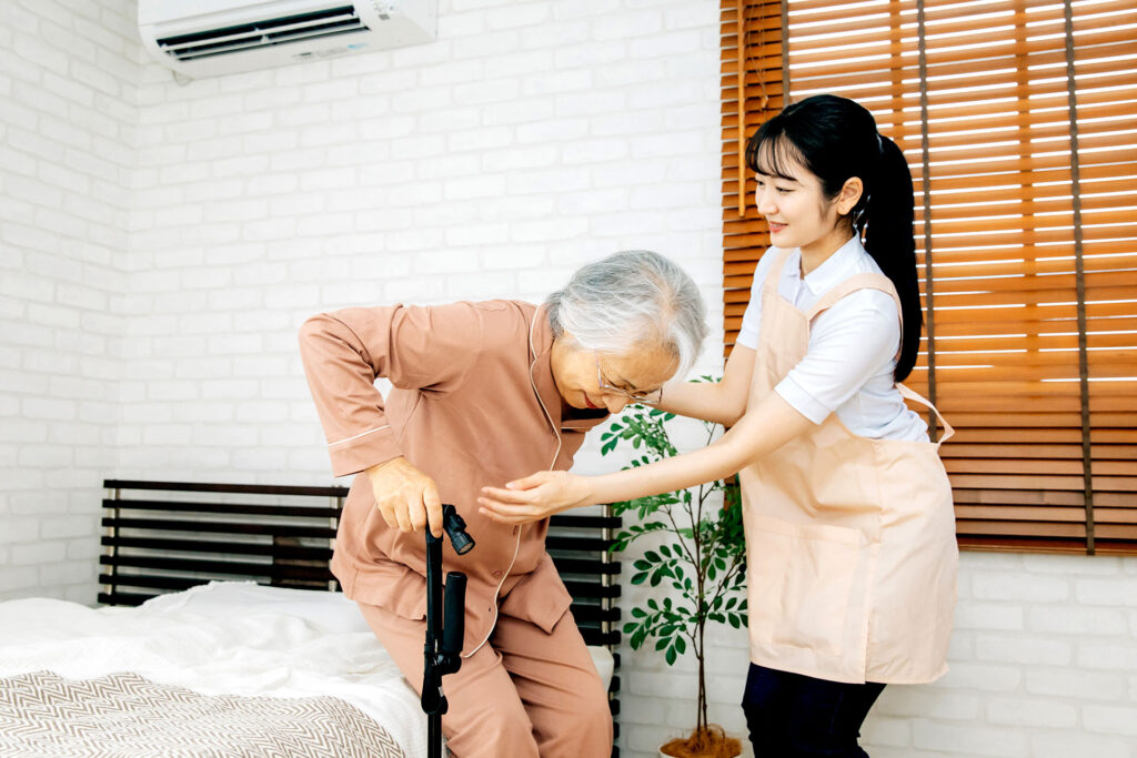 訪問介護の様子　起床介助